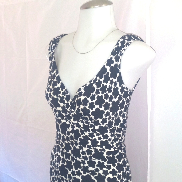 Elegant Black and White Floral Dress Xs - Picture 2 of 6